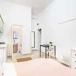 - Modern - Good Sleep アパート
